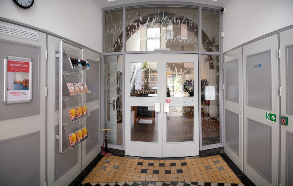 Wackers ingang hal welkom entree